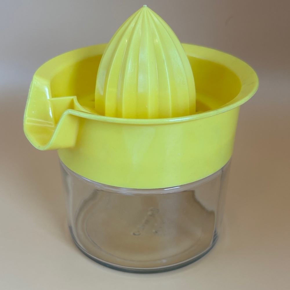 Gemco Yellow Citrus Juicer with Glass Container